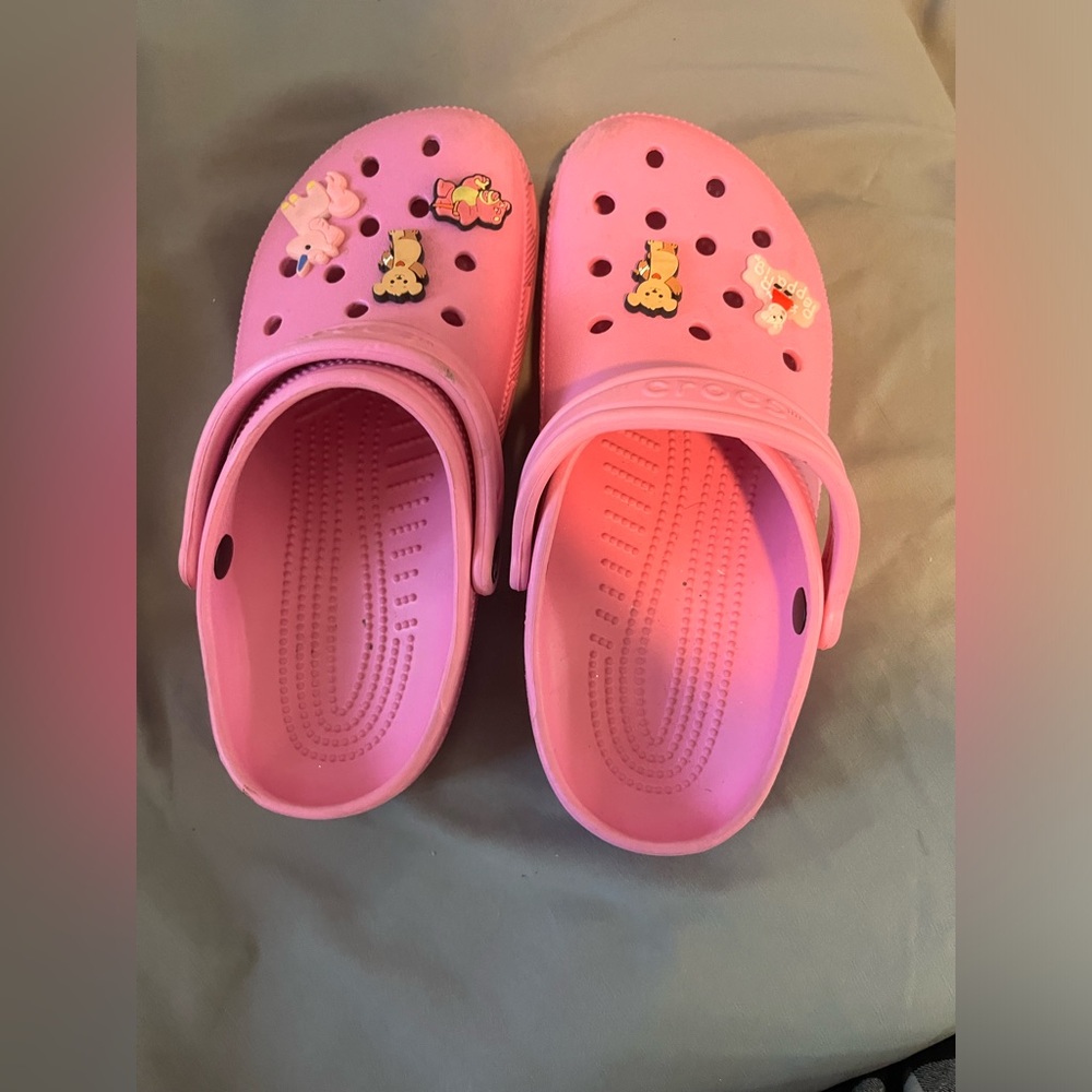 pink crocs! - Picture 4 of 4